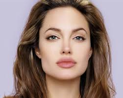 Angelina Jolie – czy pójdzie na całość?
