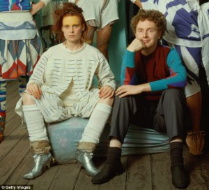 Malcolm-McLaren-and-Vivienne-Westwood-at-her-shop-on-the-Kings-Road-London-in-1985