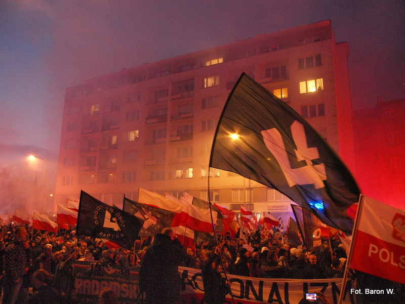 Marsz Niepodległości – Po co polscy patrioci „kopią się z koniem” nacjonalizmu?