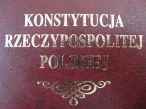 Konstytucja-Rzeczypospolitej-Polskiej-fot-za-naszapolska.pl_