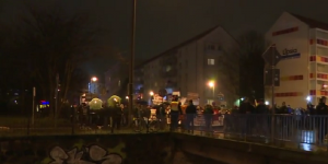 foto: YouTube (RT) „Leipzig unrest: Hundreds rally at LEGIDA anniversary, football fans get wild”