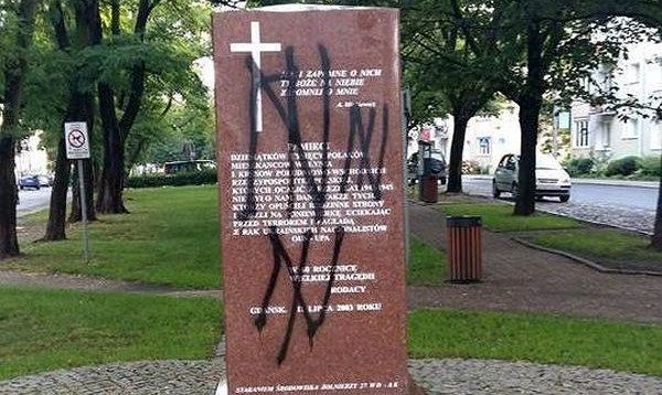 Dewastacja pomnika w Gdańsku