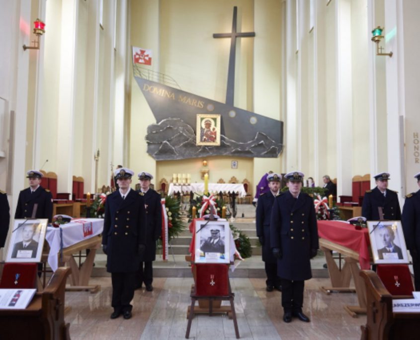 Uroczysty pogrzeb Komandorów w Gdyni